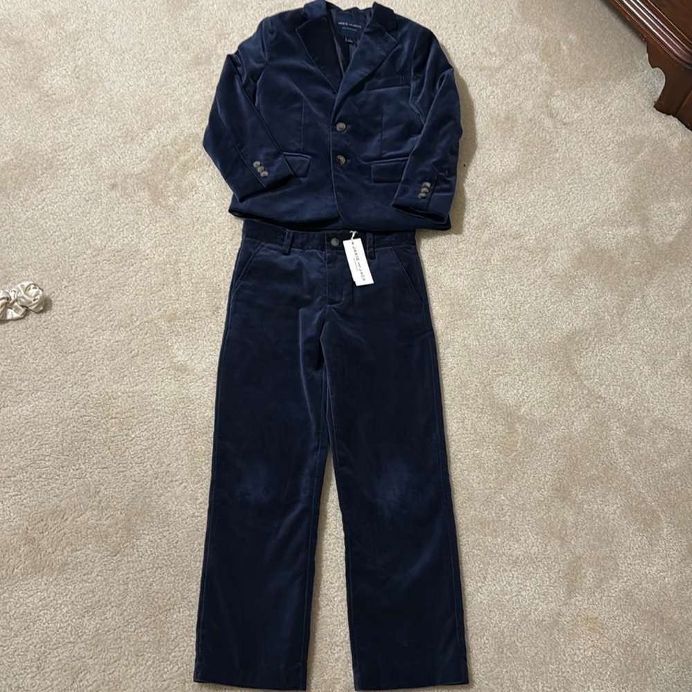 Janie and jack velvet suit size 7 NWT
